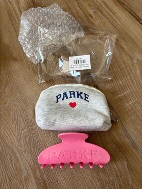 Sold out- BNWT Parke Pink Hair Clip with Pouch